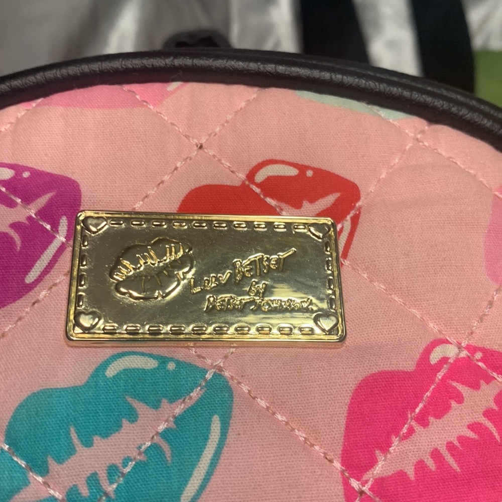 🌹 “Luv BETSEY” by BETSEY JOHNSON • Cute Black Mini Book Bag Lips Purse - Picture 3 of 13